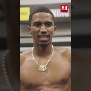 That six-pack proves he’s kept at it with that one exercise for years now. #kingcombs #menshealth