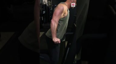 Reacher's Alan Ritchson's Bodyweight Finisher #menshealth #alanritchson #reacher