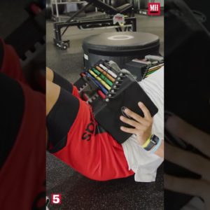 Patrick Mahomes' Weighted Hip Thrust #menshealth #kansascitychiefs #superbowl