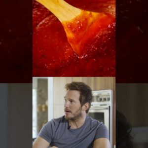 Chris Pratt LOVES to dip his pizza crust