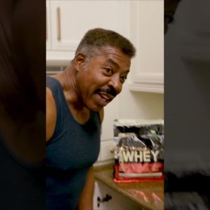 78-year-old Ghostbuster actor Ernie Hudson's protein shake #menshealth