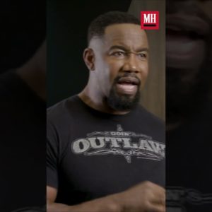 Okay, this barbell curl of Michael Jai White looks fun #menshealth