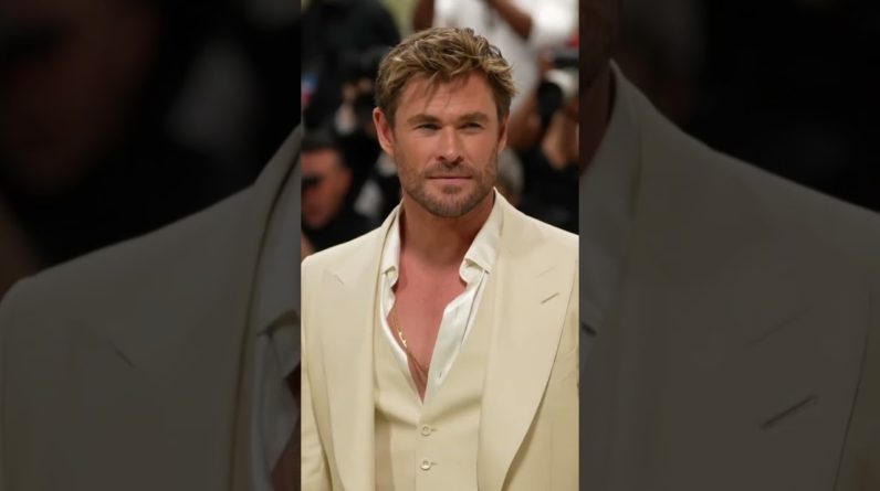 #ChrisHemsworth proves he can rock the elegant look with off-white #TomFord at the #metgala